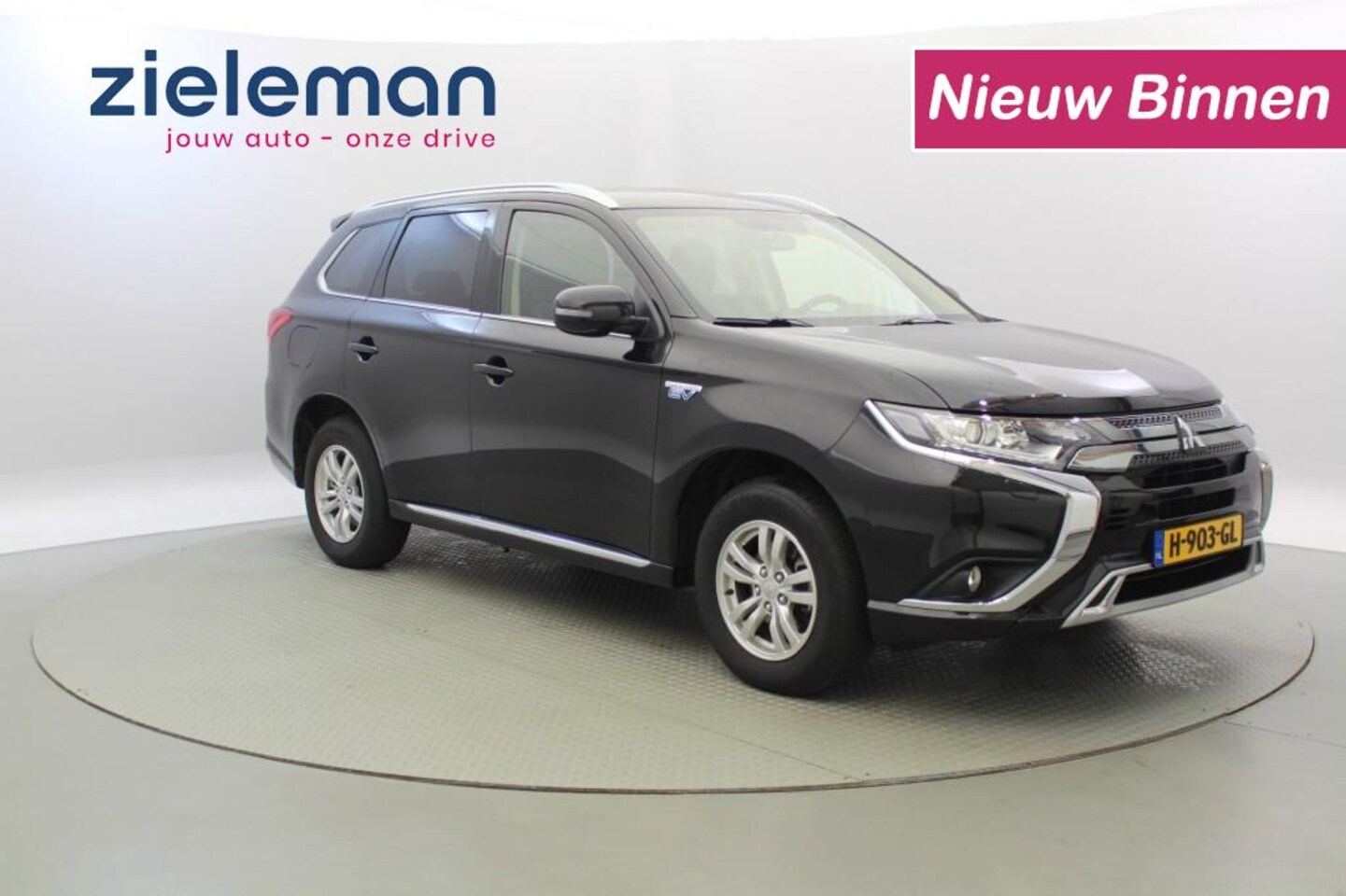 Mitsubishi Outlander - 2.4 PHEV Hybrid Pure - Carplay, Camera, Trekhaak - AutoWereld.nl