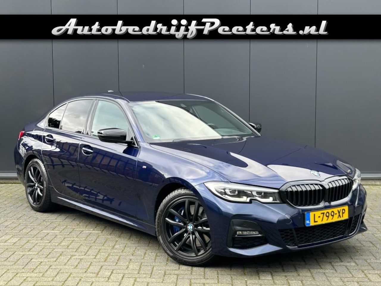 BMW 3-serie - 330i  M Sport Leder LED HUD Sfeerlicht Stuurverwarming Carplay - AutoWereld.nl