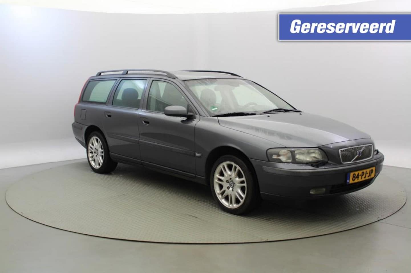 Volvo V70 - 2.4 D5 Automaat - APK Nieuw, leer Geresveerd - AutoWereld.nl