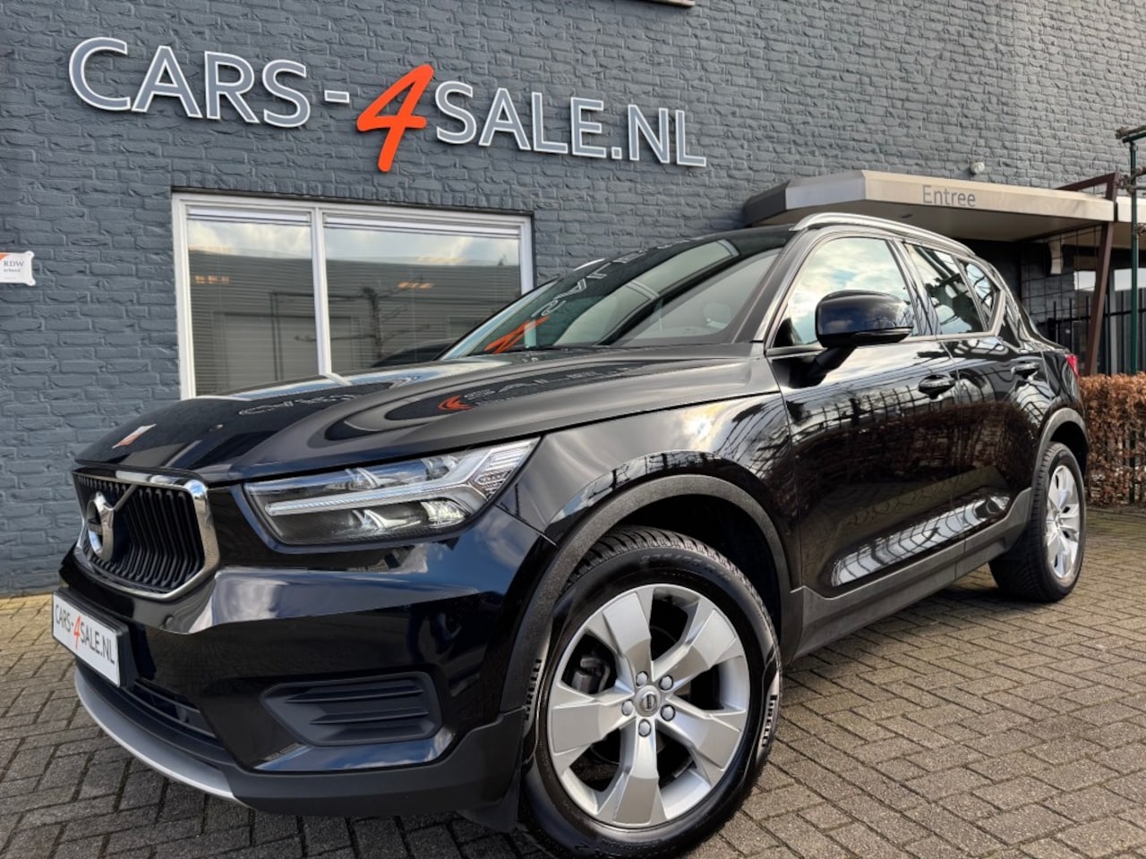 Volvo XC40 - 1.5 T3 Autom. Momentum + Chroom + Harman Kardon + Led + 18 inch - AutoWereld.nl