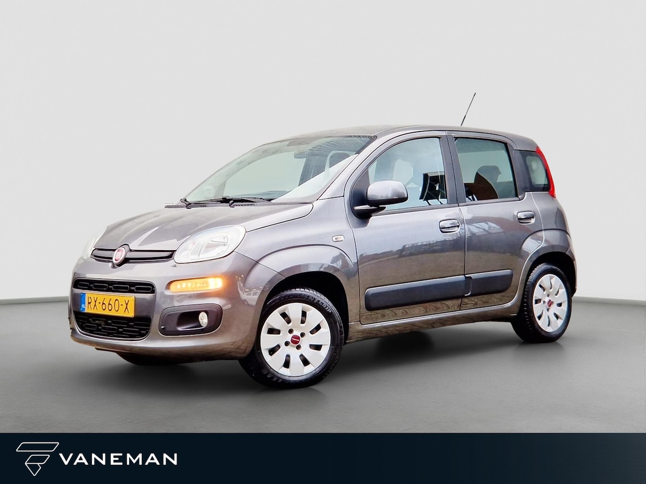 Fiat Panda - 0.9 TwinAir Lounge | PDC | Airco | Bluetooth | Verwarmde Buitenspiegels | - AutoWereld.nl