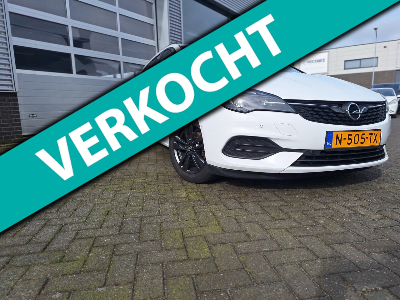 Opel Astra Sports Tourer - 1.2 Design & Tech*Navigatie*Camera*Led*Lm Velgen*Trekhaak*Enz - AutoWereld.nl