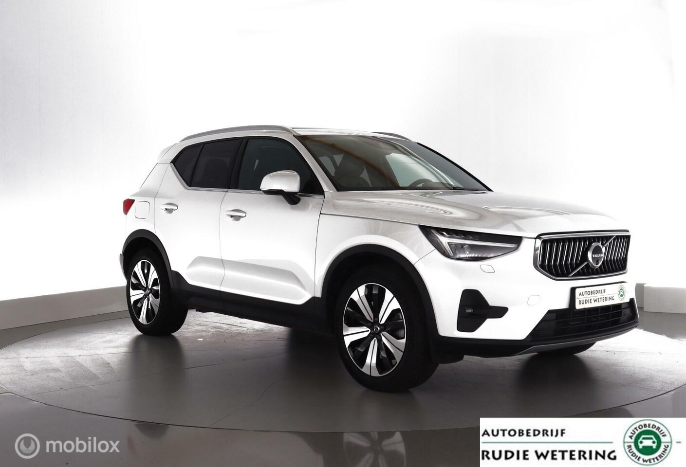 Volvo XC40 - 1.5 T5 262PK Plug-in hybrid Ultimate Bright Facelift trekhaak|leer|panorama|cam360|lmv19 - AutoWereld.nl