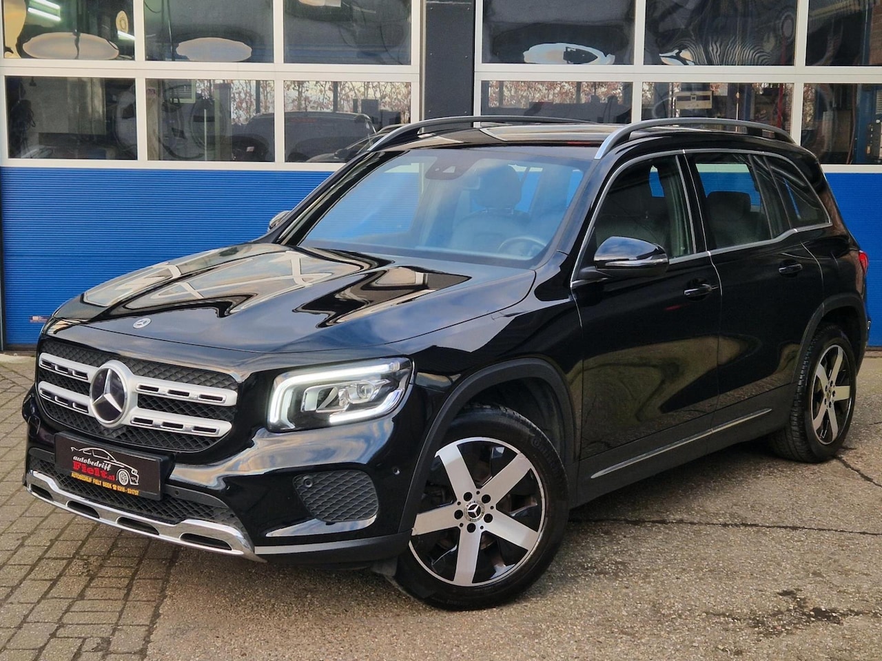 Mercedes-Benz GLB - 200 / Automaat / Wegklapbare trekhaak / Elektrische achterklep / Camera / Cruise control / - AutoWereld.nl