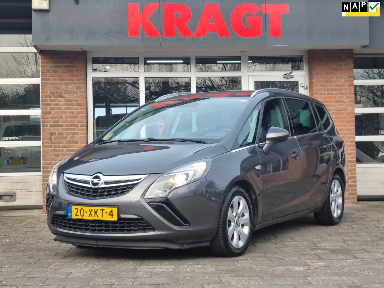 Opel Zafira Tourer - Business+1.4 120 pk 7 persoons - navi - climate - trekhaak - AutoWereld.nl