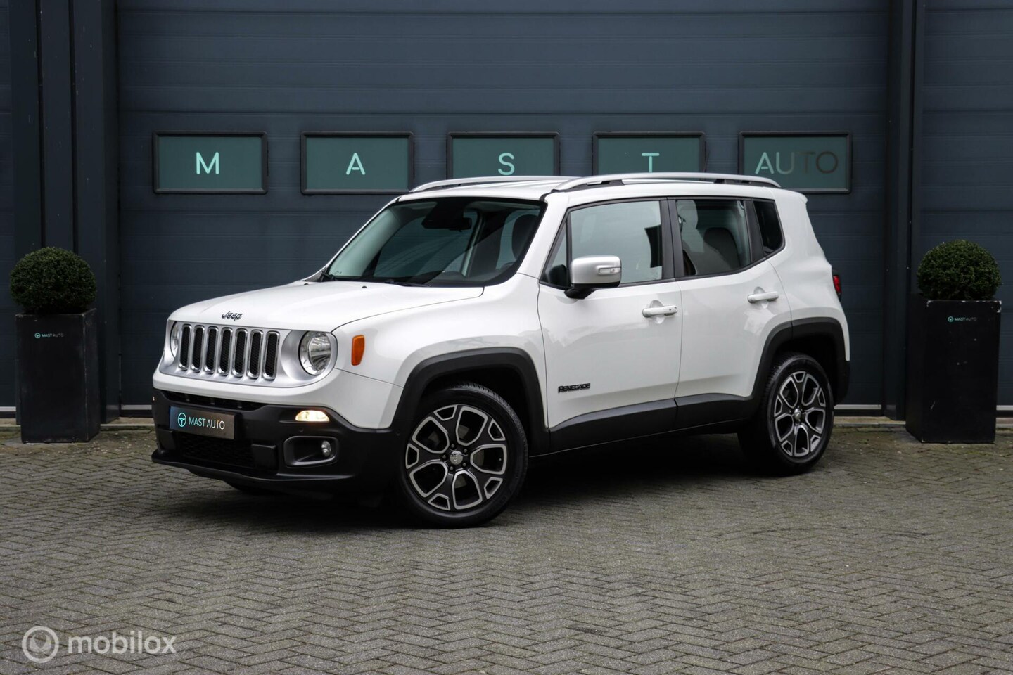 Jeep Renegade - 1.4 MultiAir Limited|Navi|Camera|DAB - AutoWereld.nl