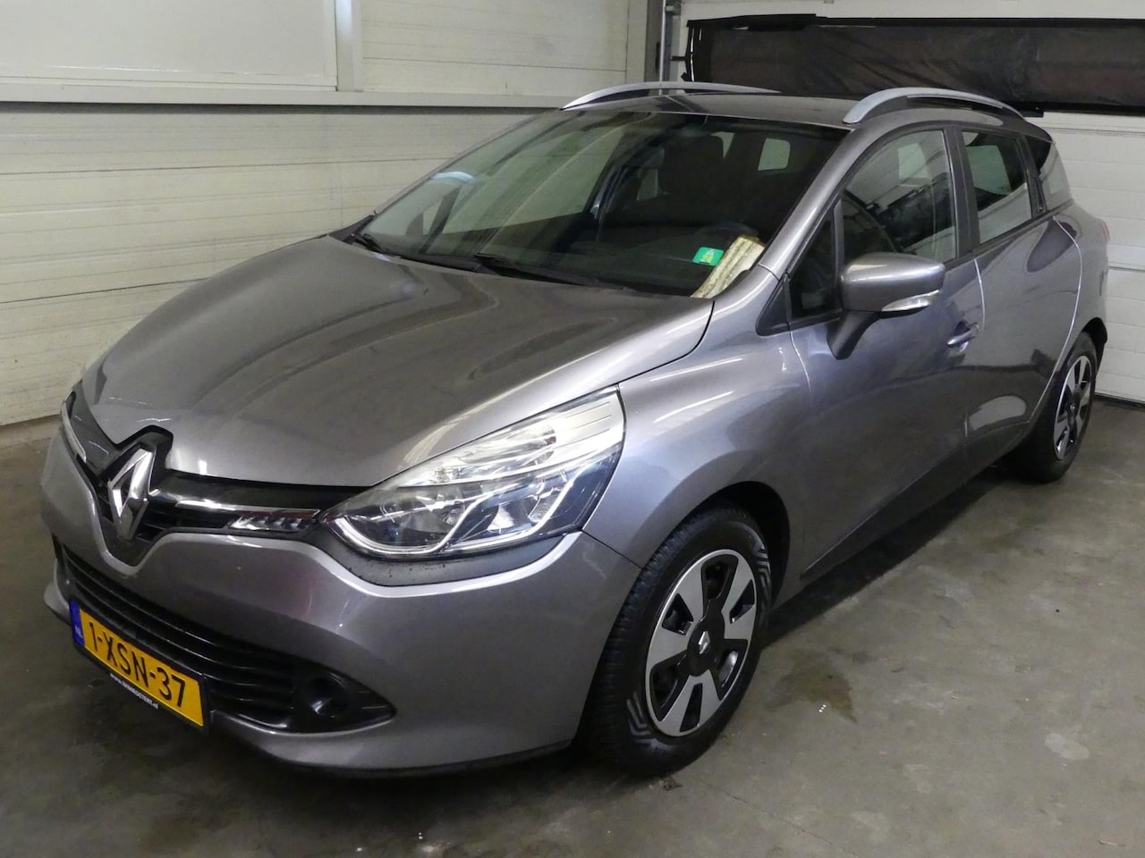 Renault Clio Estate - 0.9 TCe Expr - Cruise Control - Airco - Trekhaak - AutoWereld.nl