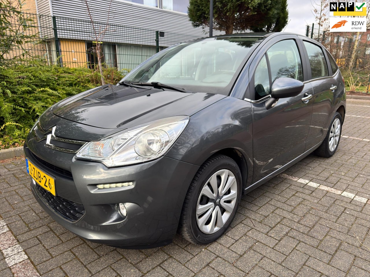 Citroën C3 - 1.2 PureTech Collection / Navigatie / LED / PDC - AutoWereld.nl