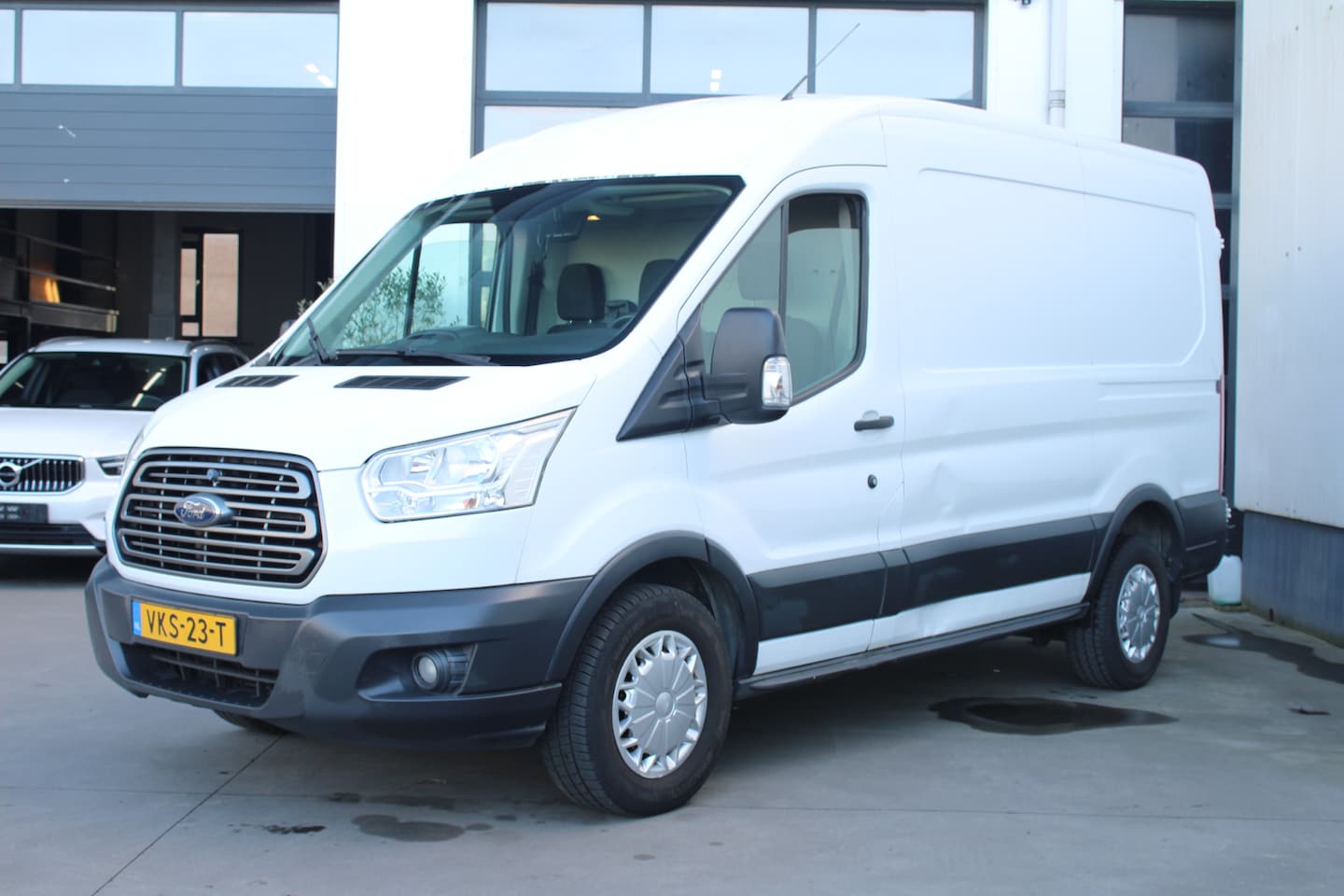 Ford Transit - 350 2.2 TDCI L2H2 Ambiente 350 2.2 TDCI L2H2 Ambiente - AutoWereld.nl