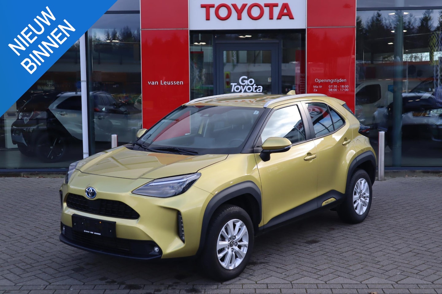 Toyota Yaris Cross - 1.5 Hybrid Dynamic APPLE/ANDROID STOEL/STUURVERWARM. KEYLESS. BLISS. AD. CRUISE CAMERA - AutoWereld.nl