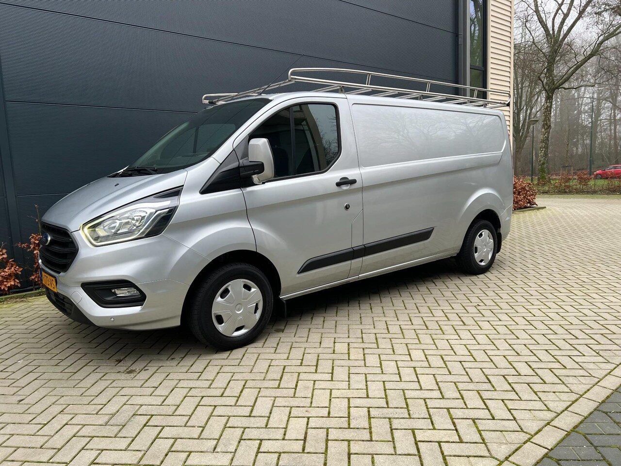 Ford Transit Custom - 300 2.0 TDCI L2H1 zeer netjes - AutoWereld.nl