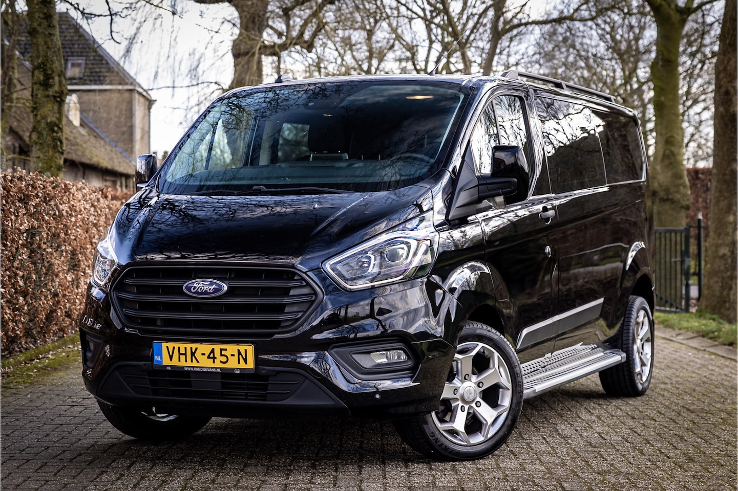 Ford Transit Custom - 320 2.0 TDCI L2H1 Trend DC Dubbele Cabine Navigatie 18" Sidebars - AutoWereld.nl