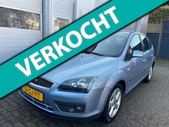 Ford Focus - 2.0-16V Futura 2006-Airco-Cruise-Trekhaak-New APK