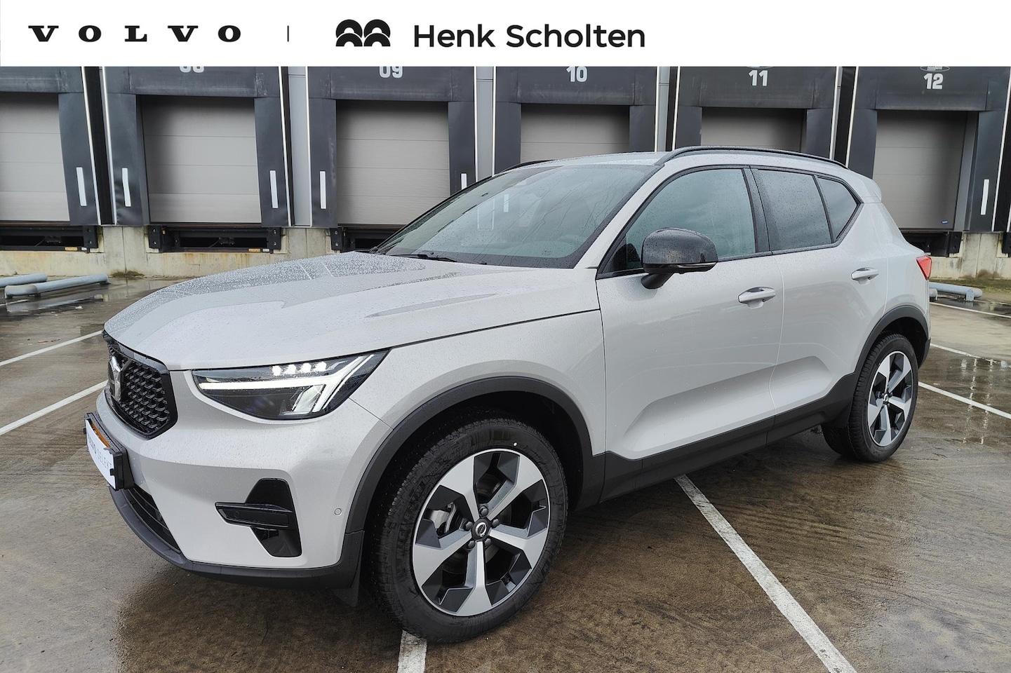 Volvo XC40 - B4 Automaat Plus Dark |Premium Audio by Harman en Kardon| Electrisch bedienbare voorstoele - AutoWereld.nl