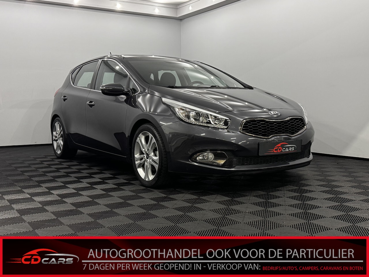 Kia Cee'd - 1.6 GDI Plus Pack Clima, Navi, Camera, Cruise control, A start stop, Lichtmetalen velgen - AutoWereld.nl