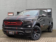 Dodge Ram 1500 - Limited Night 5.7 V8 401PK 360cam 4X4 PANO Luchtvering