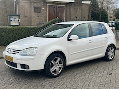 Volkswagen Golf - 1.6 Trendline 5-bak Airco Cruise control Navi Bluetooth Rijdt uitstekend