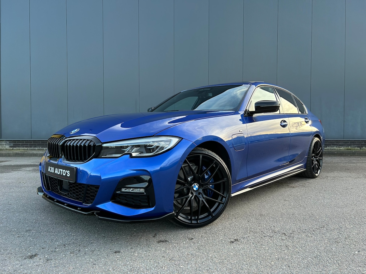 BMW 3-serie - 330e M-sport Schuifdak M-Stoelen Laser 360 - AutoWereld.nl