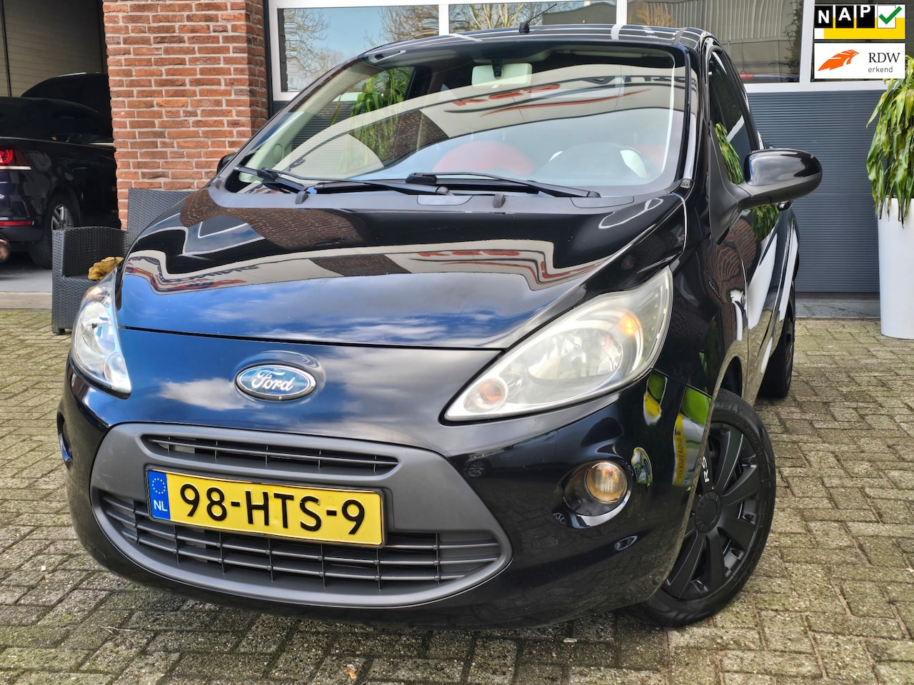 Ford Ka - 1.2 Titanium Apk| Airco |Zwart |3DR - AutoWereld.nl