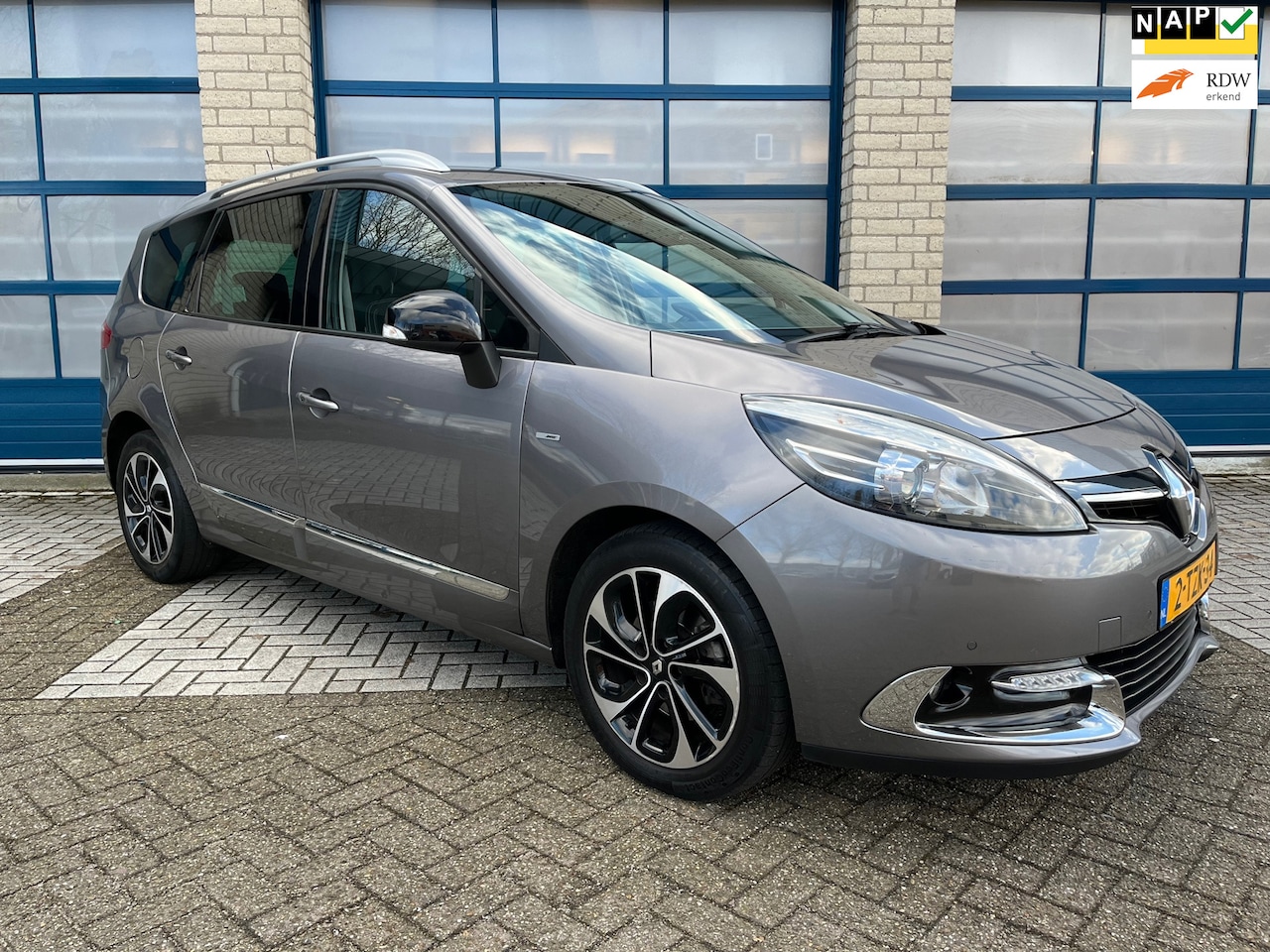 Renault Grand Scénic - 1.5 dCi Bose Automaat - Trekhaak - Navi - LED - Sensoren - Half leder - Camera - Privacy G - AutoWereld.nl