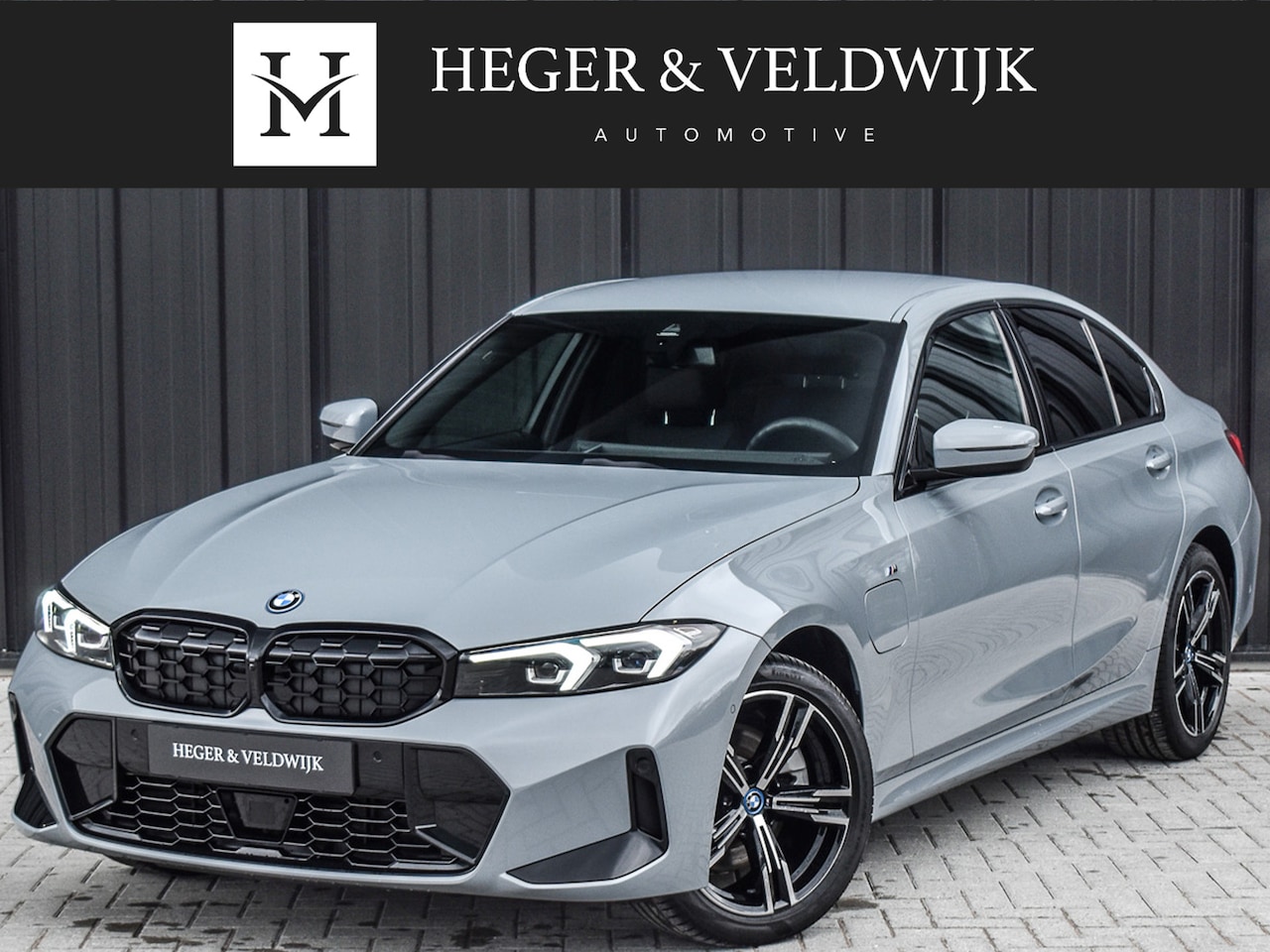 BMW 3-serie - 330e xDrive M-SPORT | ELEKTR. VERST. STOELEN | ACTIVE CRUISE CONTROL | HARMAN KARDON | STO - AutoWereld.nl