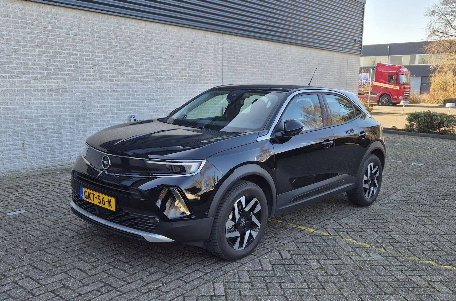 Opel Mokka-e - 50-kWh 11kW bl. Elegance Adaptive Cruise Control, 4 seasons banden, Driver Assist Pack, Tot mrt 2029 Opel Garantie - AutoWereld.nl