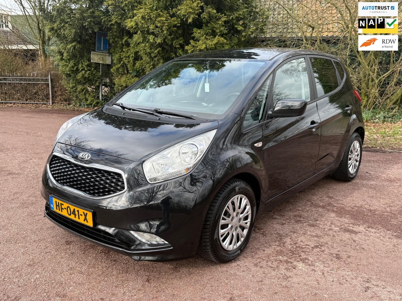 Kia Venga - 1.4 CVVT DynamicLine / Navi / Camera / NAP / Airco/ Apk / - AutoWereld.nl