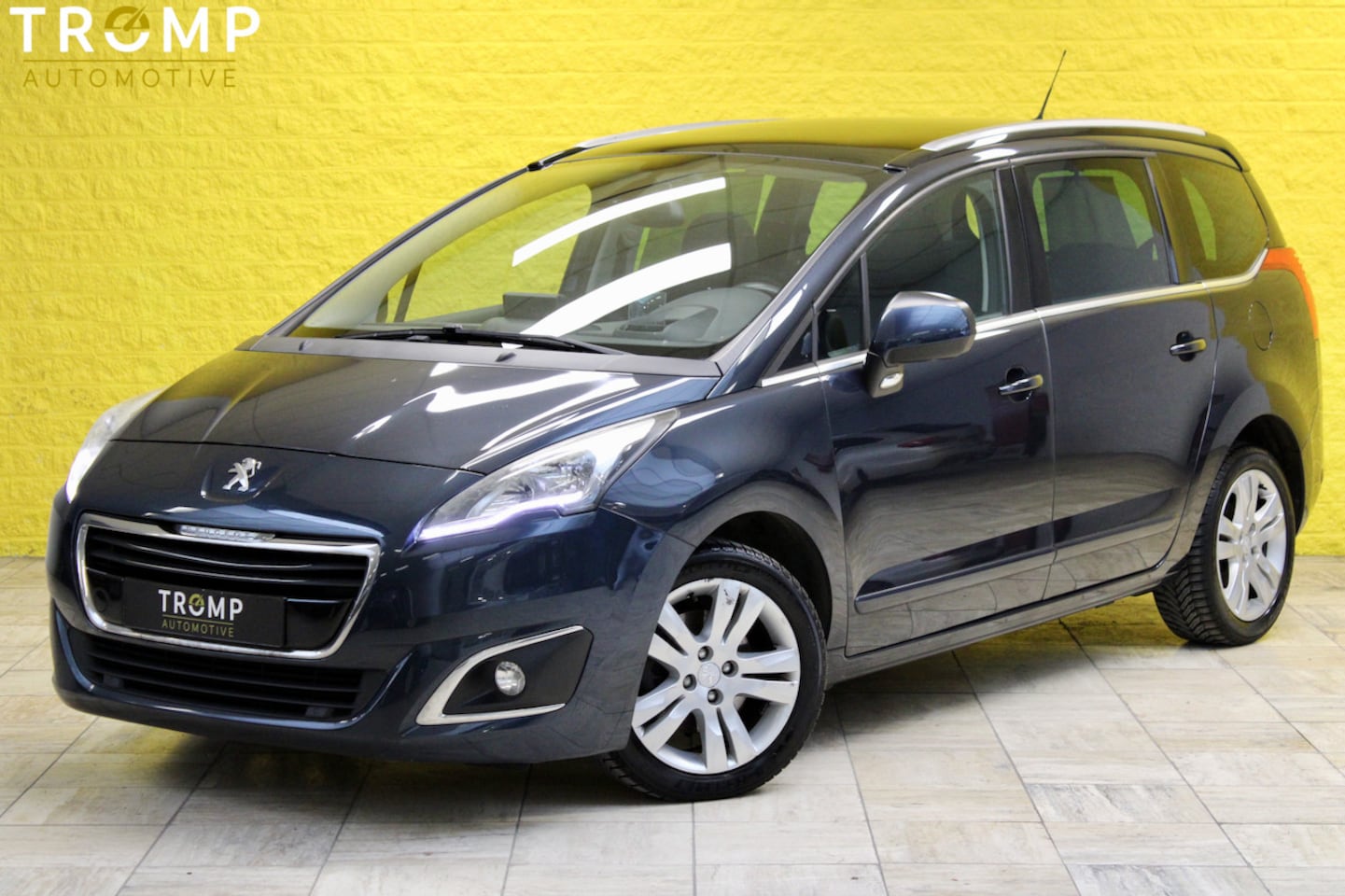 Peugeot 5008 - 2.0 HDi Blue Lease Executive 7p. EXPORT - AutoWereld.nl