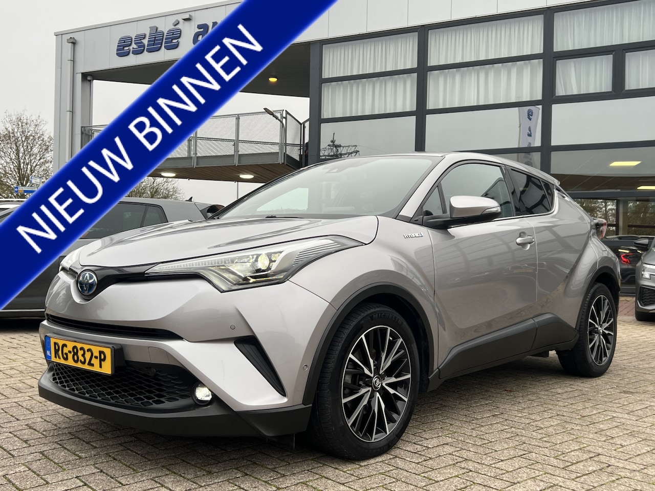 Toyota C-HR - 1.8 Hybrid Style Premium Pack Navi JBL Audio Adaptieve Cruise Camera PDC Stoel + Stuurverw - AutoWereld.nl