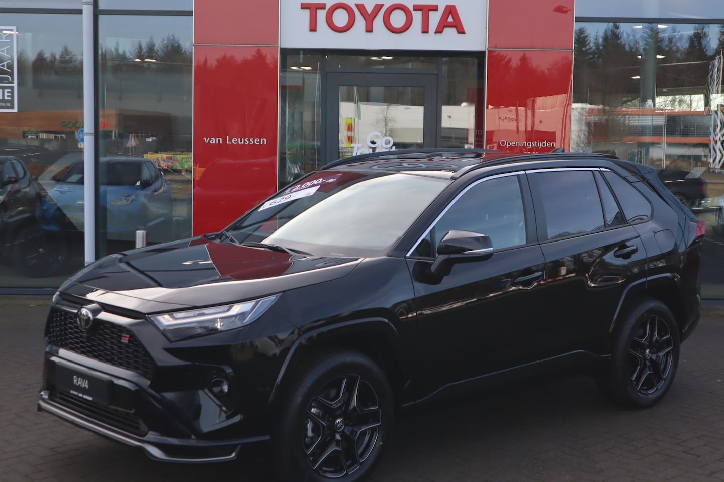 Toyota RAV4 - 2.5 Plug-in Hybrid AWD GR SPORT 19"LMV BLISS 360GR-CAM STUURVERW. MEMORY-SEAT HEAD-UP JBL - AutoWereld.nl