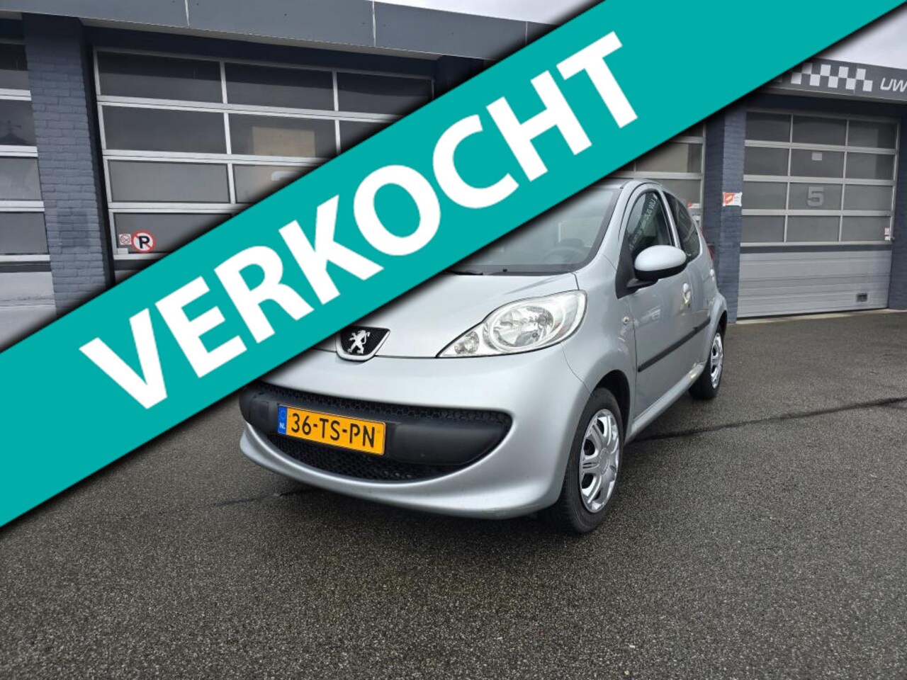 Peugeot 107 - 1.0 5 deurs NAP/ELEKTRISCHE RAMEN/MOOIE AUTO - AutoWereld.nl