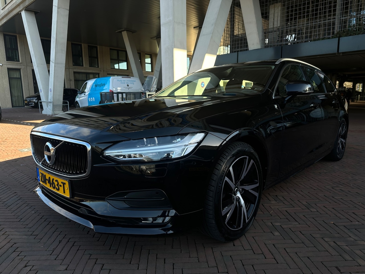 Volvo V90 - 2.0 T4 Momentum BTW Auto! Dealer OH! Vol Optie! Pilot Assist - AutoWereld.nl