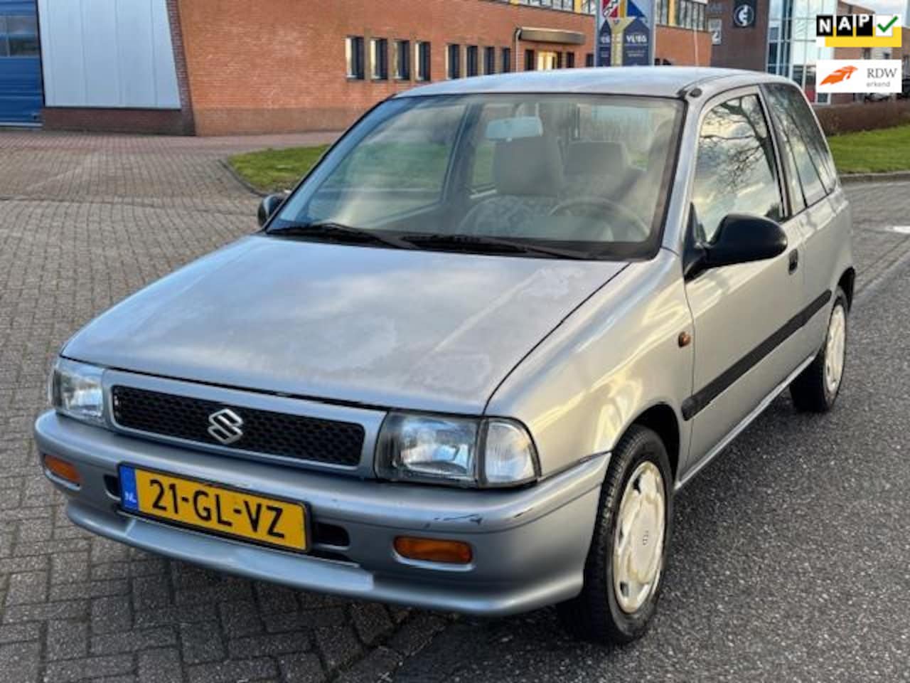 Suzuki Alto - 1.0-16V Twist 3-Drs Automaat Audio Getint glas Electric pakket Colorpakket Dealeronderhoud - AutoWereld.nl