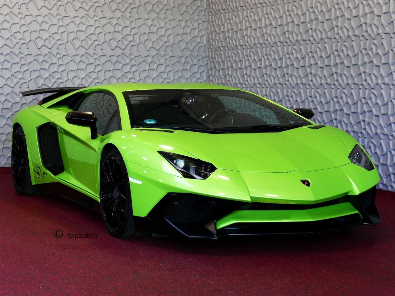 Lamborghini Aventador - 6.5 V12 LP750-4 Superveloce SV Verde ithaca Lift Camera - AutoWereld.nl