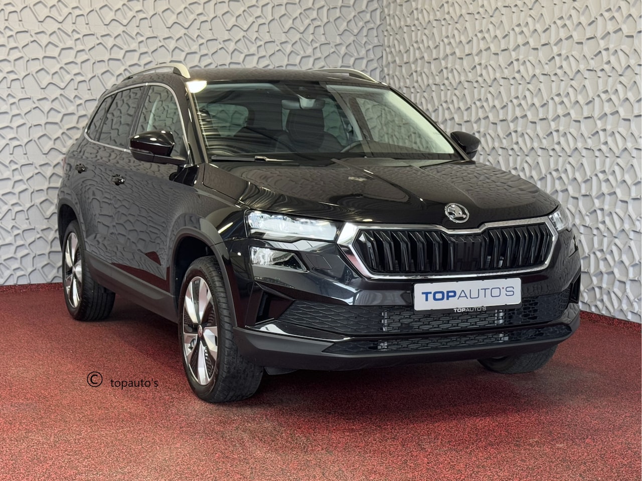 Skoda Karoq - 1.5 TSI 150PK BUSINESS LED VIR.COCKPIT CARPLAY NAVI ELEK.KLEP STOEL/STUUR VERW. LMV 2024 - AutoWereld.nl