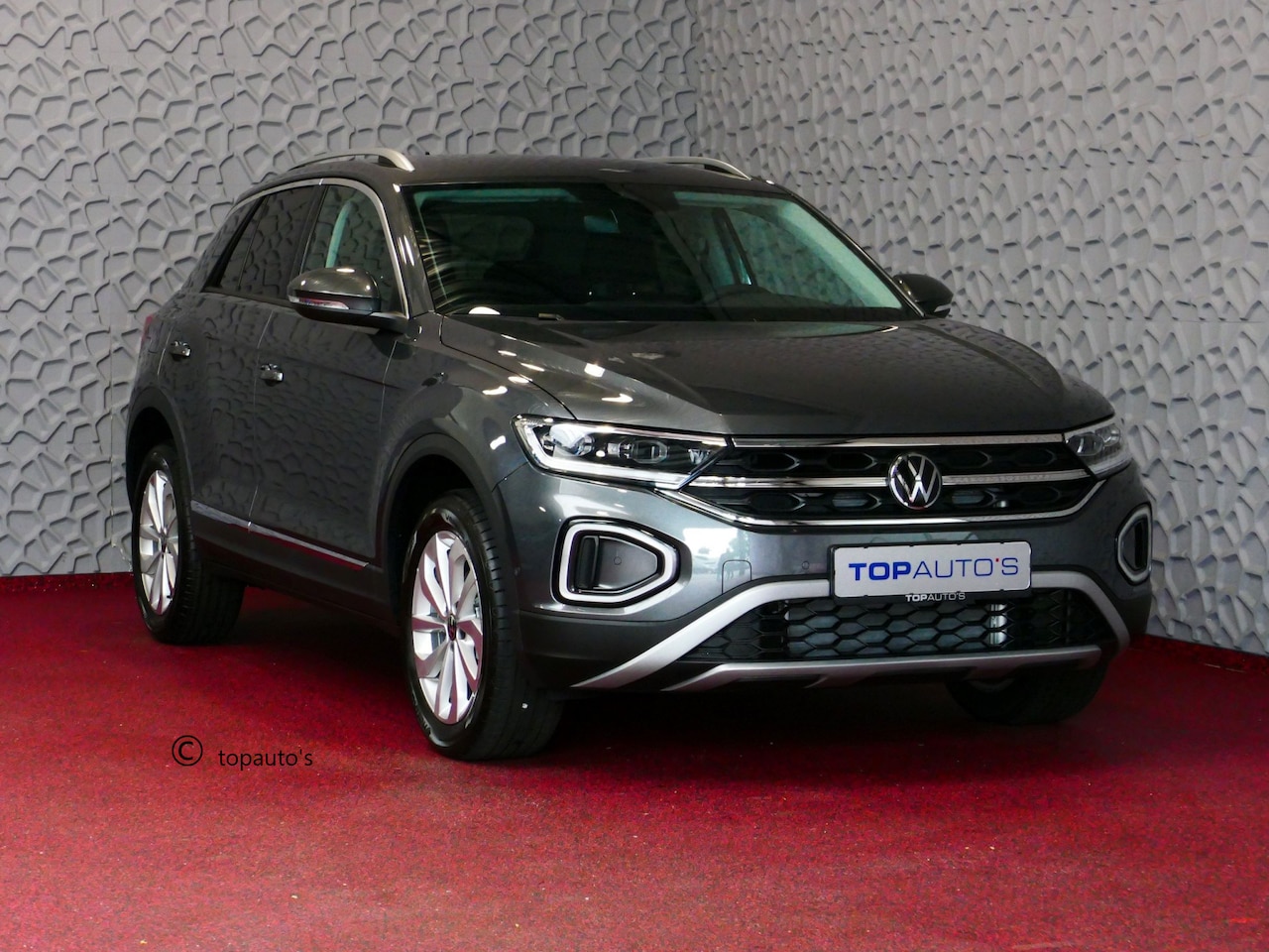 Volkswagen T-Roc - 1.5 TSI 150PK EVO ADAP.CRUISE LED VIR.COCKPIT CAMERA STOEL.VERW. 17''LMV KEYLESS 2024 70 B - AutoWereld.nl