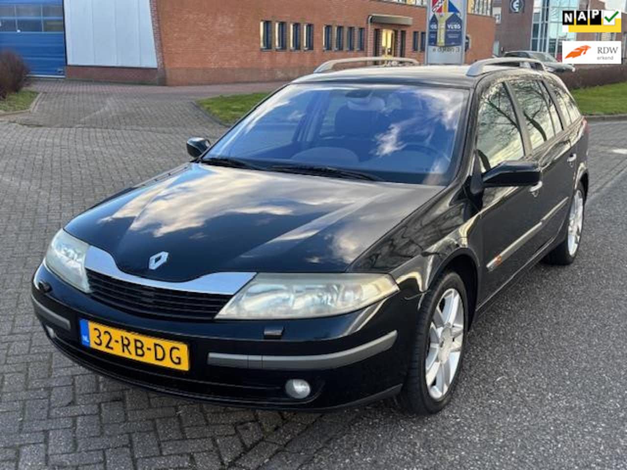 Renault Laguna Grand Tour - 2.0-16V T Privilège Automaat ECC Audio/CD Navi Leder/Stof ABS EBD Cruisecontrol Xenon LMV - AutoWereld.nl