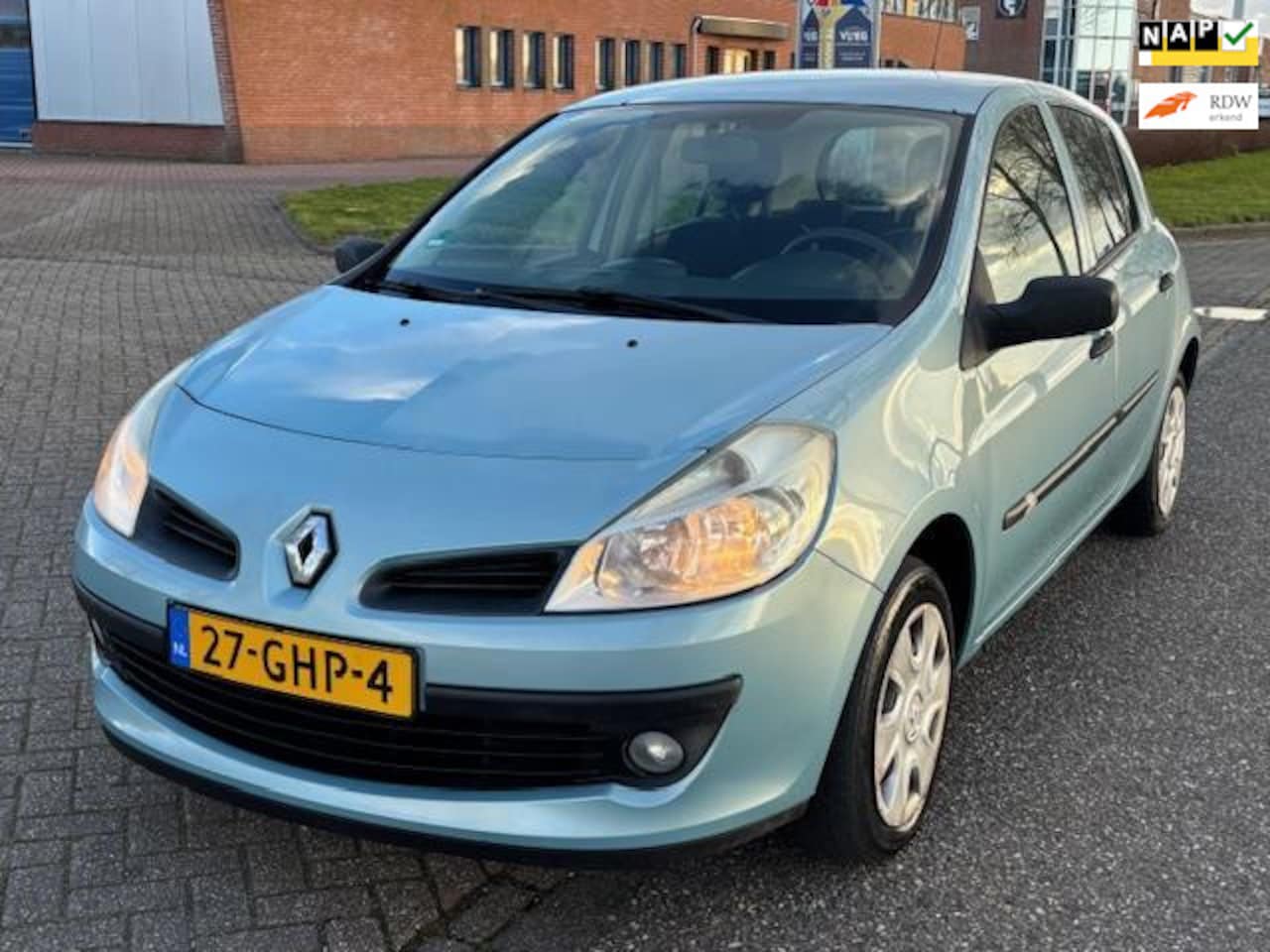 Renault Clio - 1.2-16V Special Line 5-Drs Airco Electric pakket Audio/CD ABS EBD Colorpakket Getint glas - AutoWereld.nl