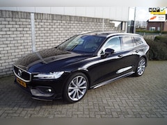 Volvo V60 - 2.0 T4 R-Design Autom Leder Stoel/Stuur A Bank Verw Panodak Navi Camera Clima Adaptieve Cr