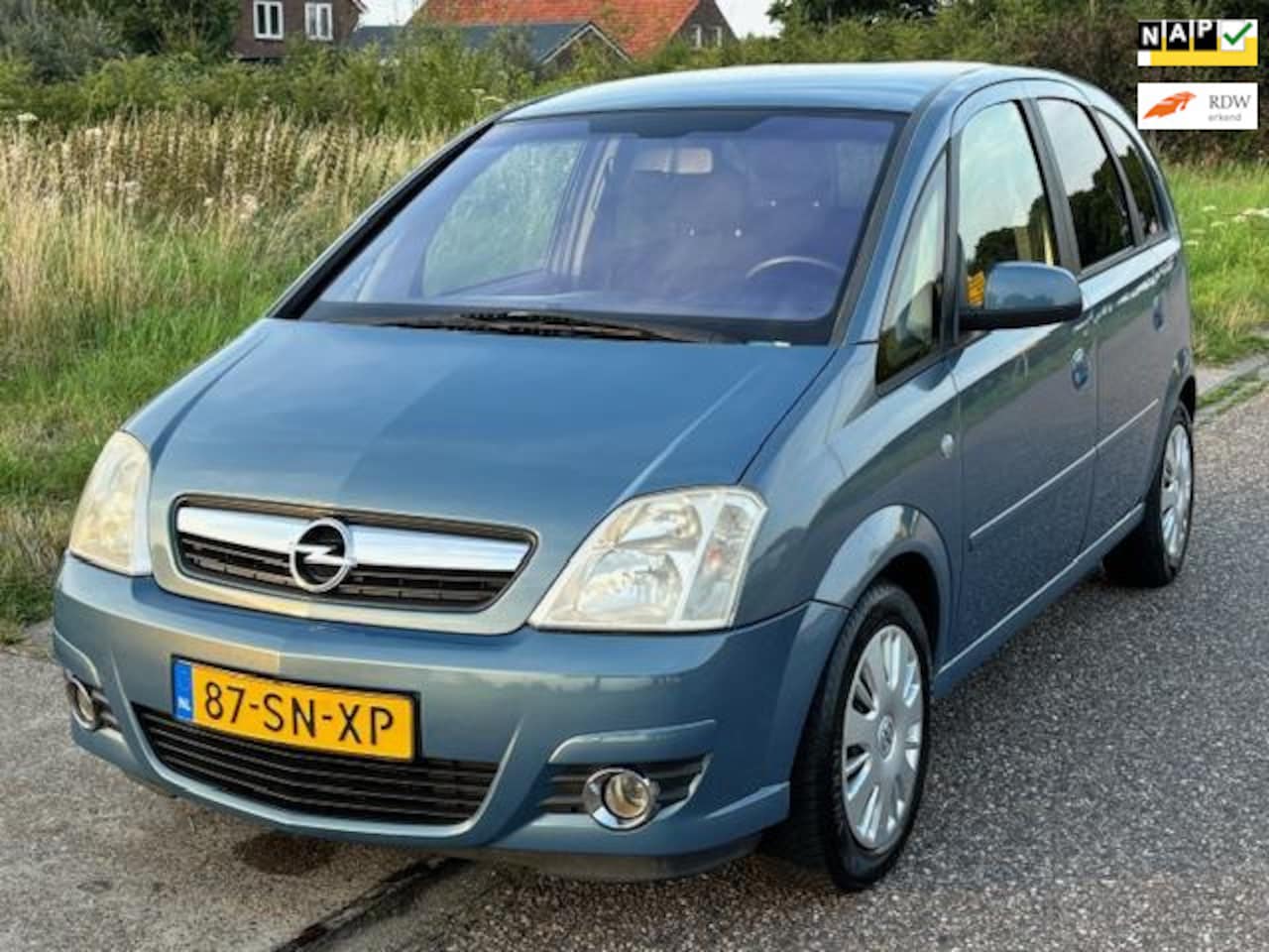 Opel Meriva - 1.6-16V Cosmo ECC Electric pakket Audio-CD/MP3 Colorpakket ABS Afneembare trekhaak Dealero - AutoWereld.nl