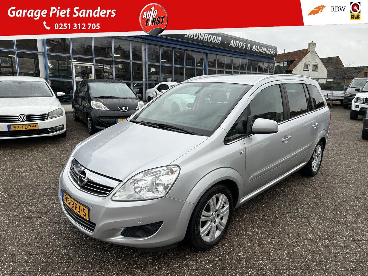 Opel Zafira - 1.8 Cosmo I Cruise I Clima I 7 Persoons I Trekhaak I NL-Auto I - AutoWereld.nl