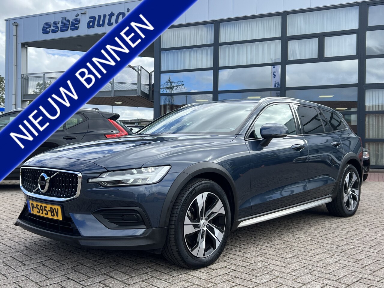 Volvo V60 Cross Country - 2.0 B5 AWD 250 pk Automaat Pro Trekhaak Pilot Assist ACC Leder Elec Stoelen Navigatie Came - AutoWereld.nl