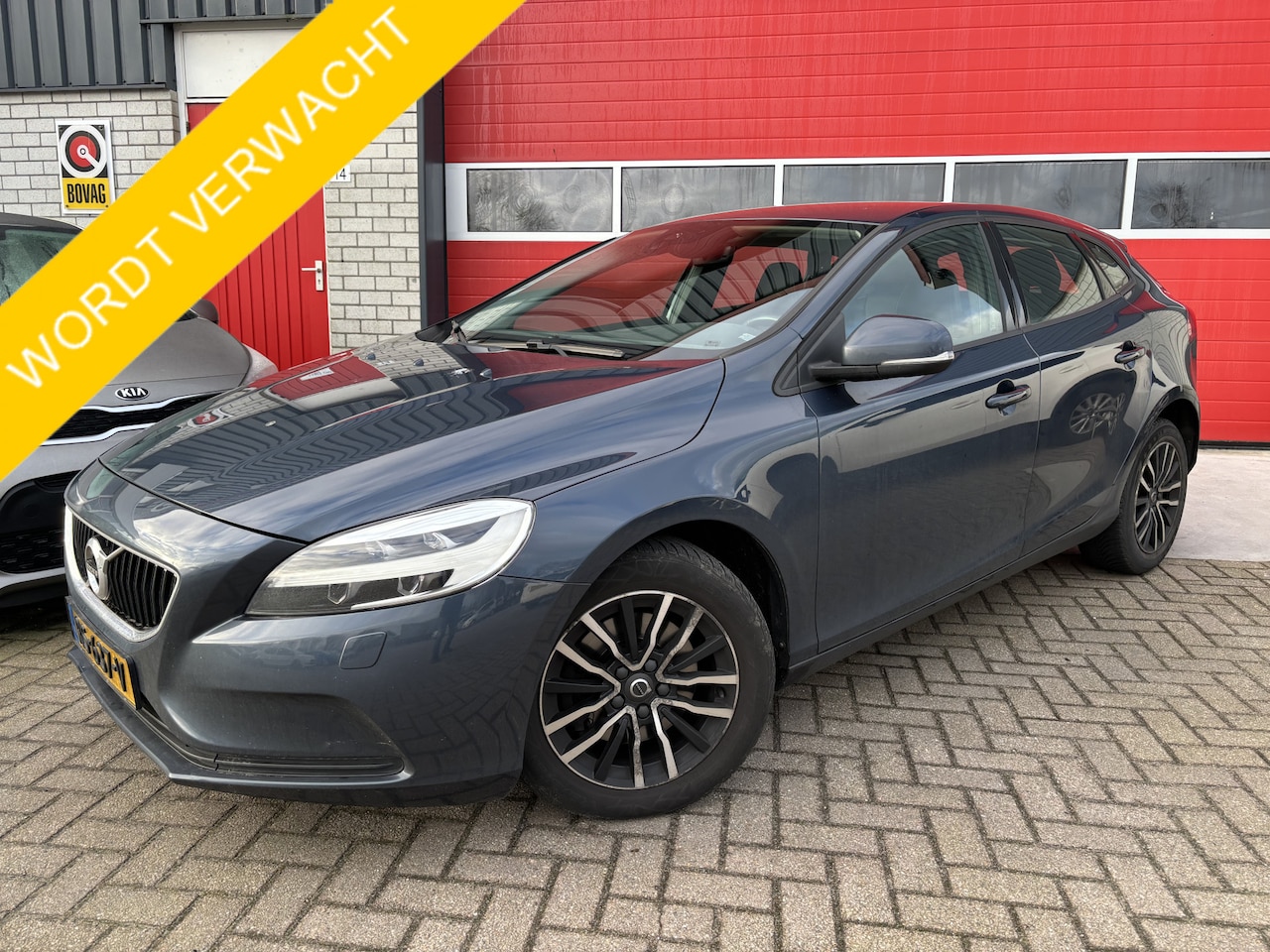 Volvo V40 - 2.0 T2 Nordic+ STANDKACHEL / TREKHAAK / FULL LED / STOELVERW / NAVI / CLIMA / PDC / BLUETO - AutoWereld.nl