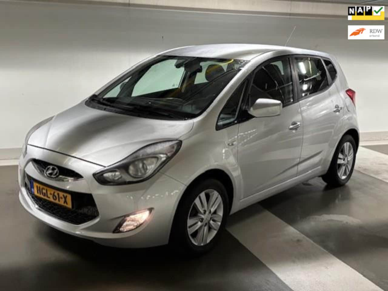 Hyundai ix20 - 1.6i i-Catcher CLIMAT,CRUISE,LMV,STOEL VERW,PDC - AutoWereld.nl