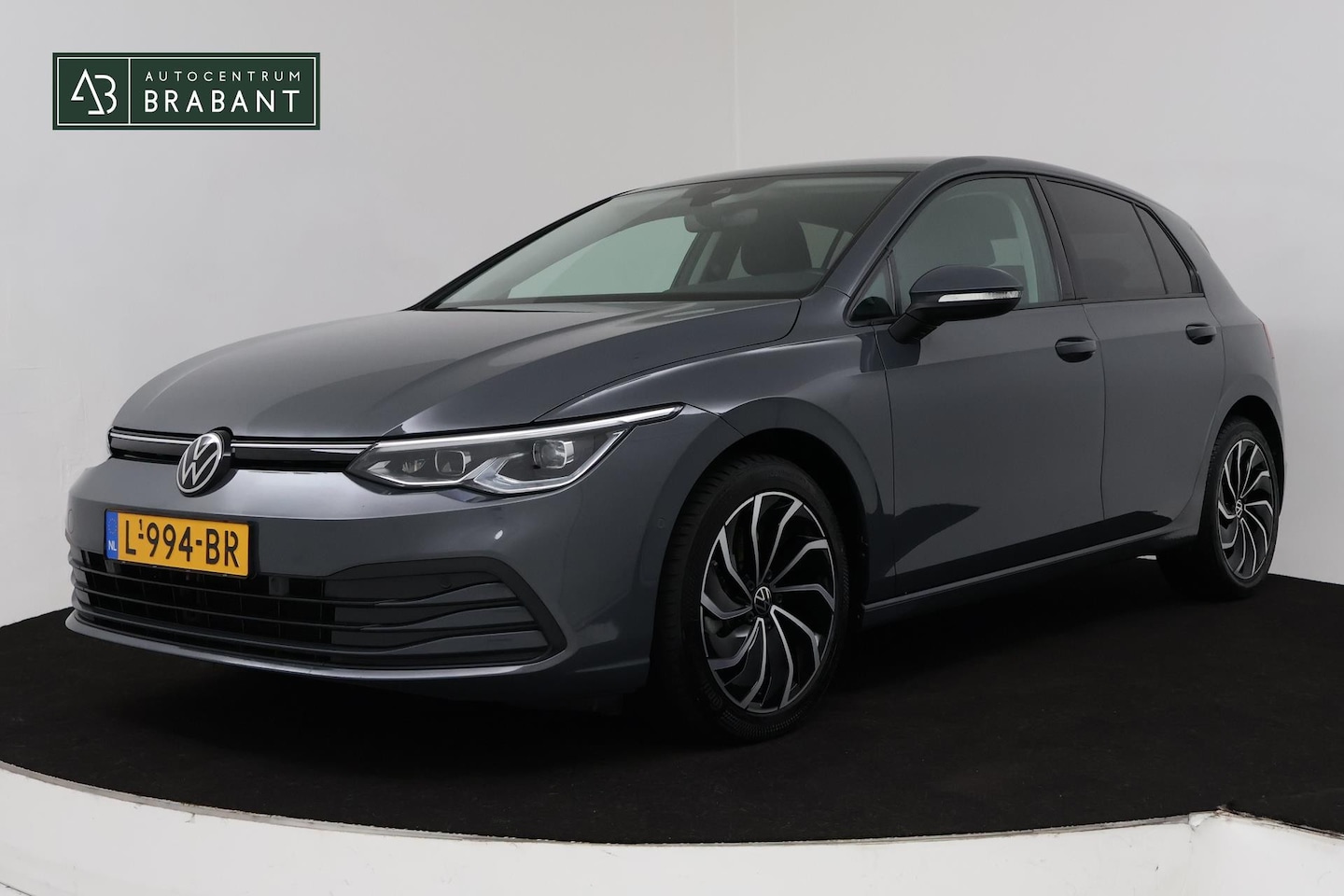 Volkswagen Golf - 1.0 eTSI Life Business (PARKEERSENSOREN, NAVI, CARPLAY, ACHTERUITRIJCAMERA, STOELMASSAGE, - AutoWereld.nl