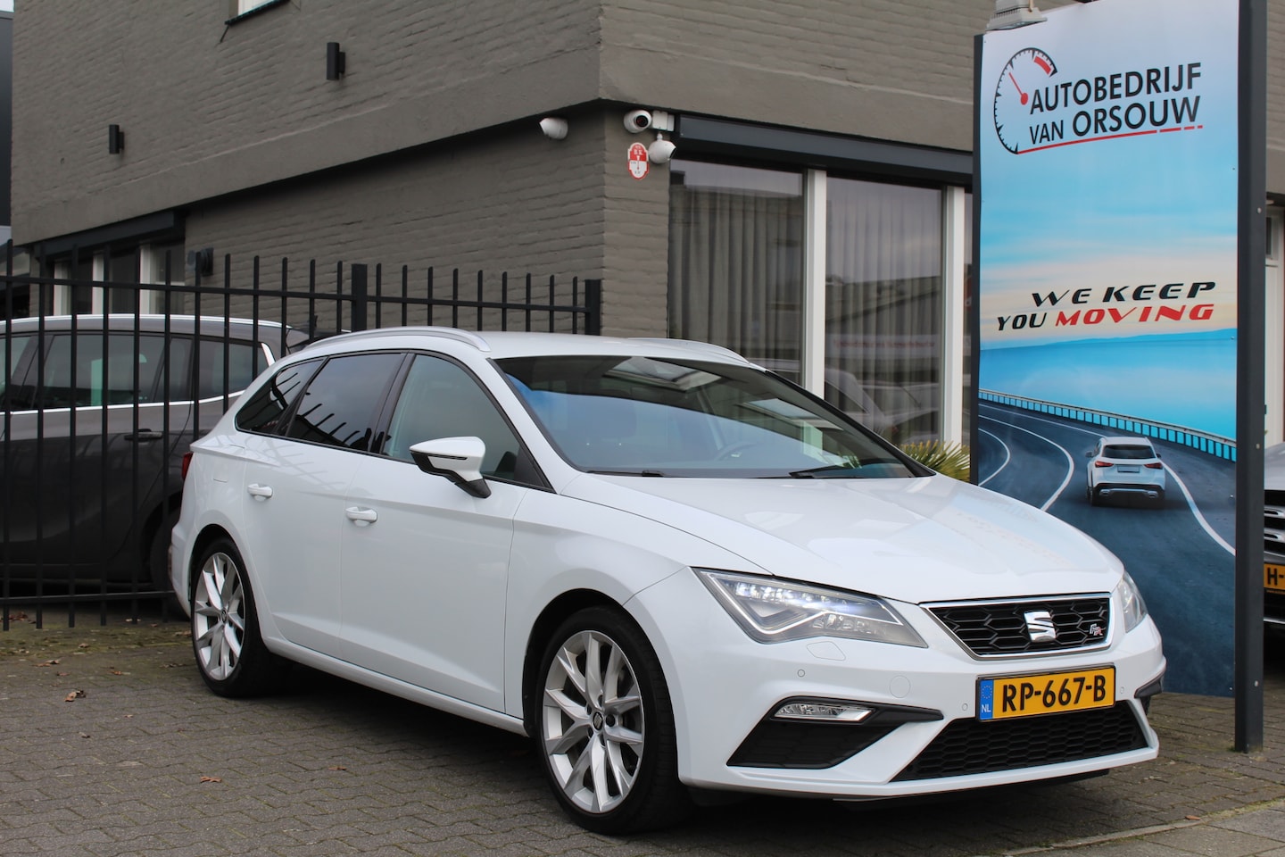 Seat Leon ST - 1.4 EcoTSI FR 150 Pk Sport Intense Led Alcantara Keyless Stoelvw Clima 18inch Pdc - AutoWereld.nl