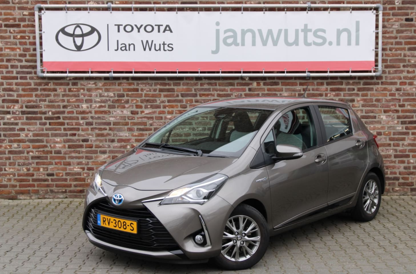 Toyota Yaris - 1.5 Hybrid Design + fietsdragerbeugel - AutoWereld.nl