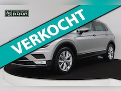 Volkswagen Tiguan - 2.0 TSI 4Motion Highline (PANORAMADAK, STOELVERWARMING, CAMERA, CARPLAY, GOED ONDERHOUDEN)