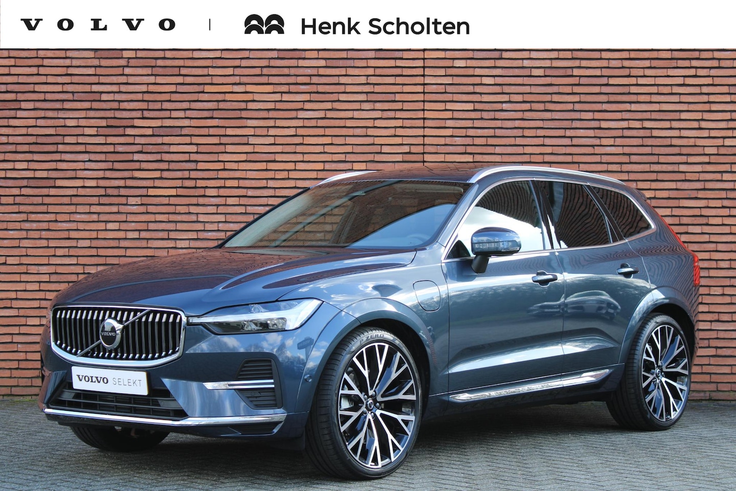 Volvo XC60 - T6 AWD AUT8 350PK Essential Edition | 22" Lichtmetalen velgen | Sportonderstel | Cruise Co - AutoWereld.nl