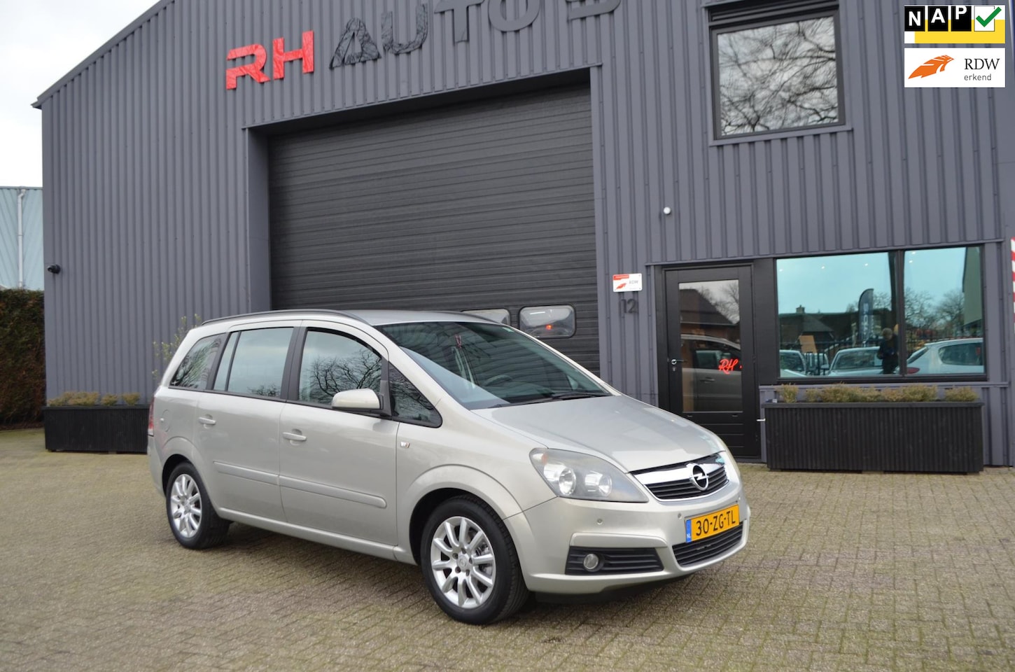 Opel Zafira - 1.8 Temptation | 7 persoons | Trekhaak - AutoWereld.nl